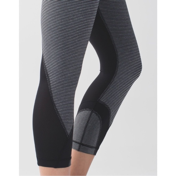 Lululemon Run Inspire Crop II All Luxtreme Mini Stripe Heathered Black, size 6 - Picture 3 of 10